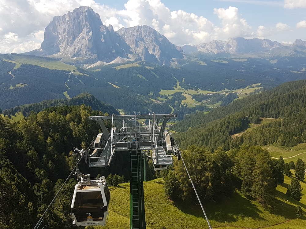 Col Raiser cable car in St.Christina - Val Gardena - Bergundbahn.com Col Raiser cable car in St.Christina - Val Gardena - Bergundbahn.com