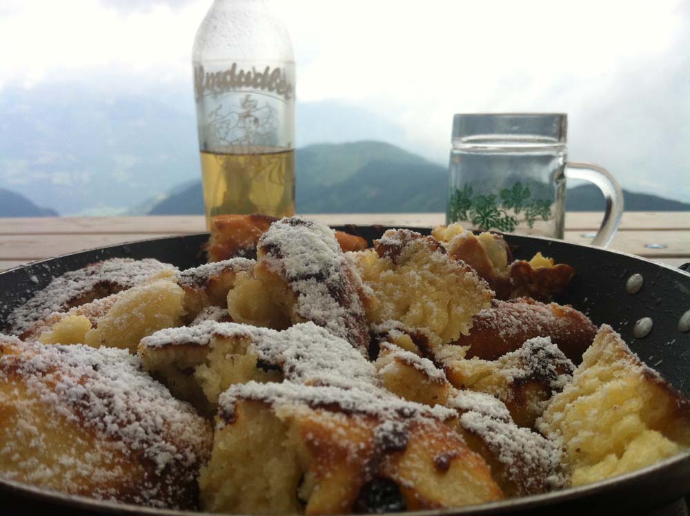 Recipe Kaiserschmarrn - Delicious Austrian Kaiserschmarrn - Bergundbahn.com
